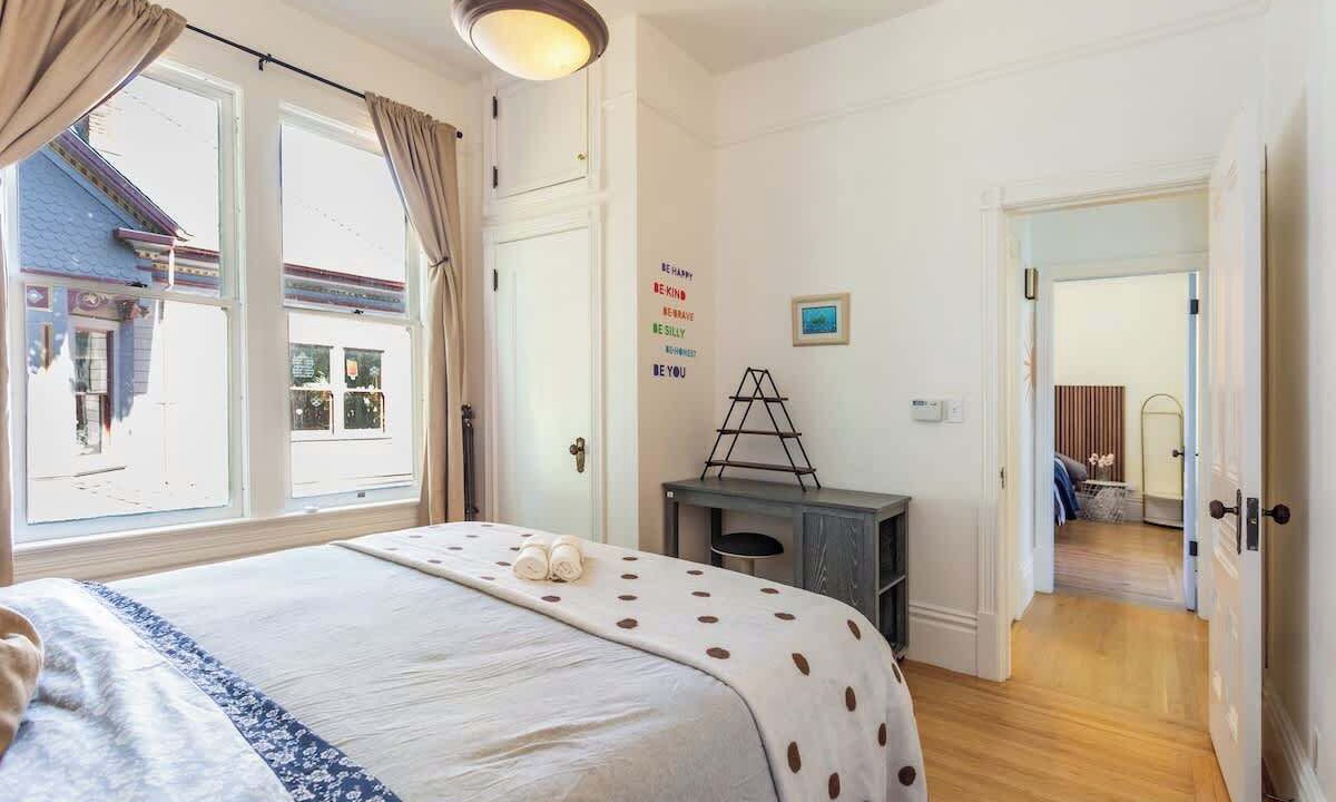 Photo of Bedroom in Downtown Berkeley