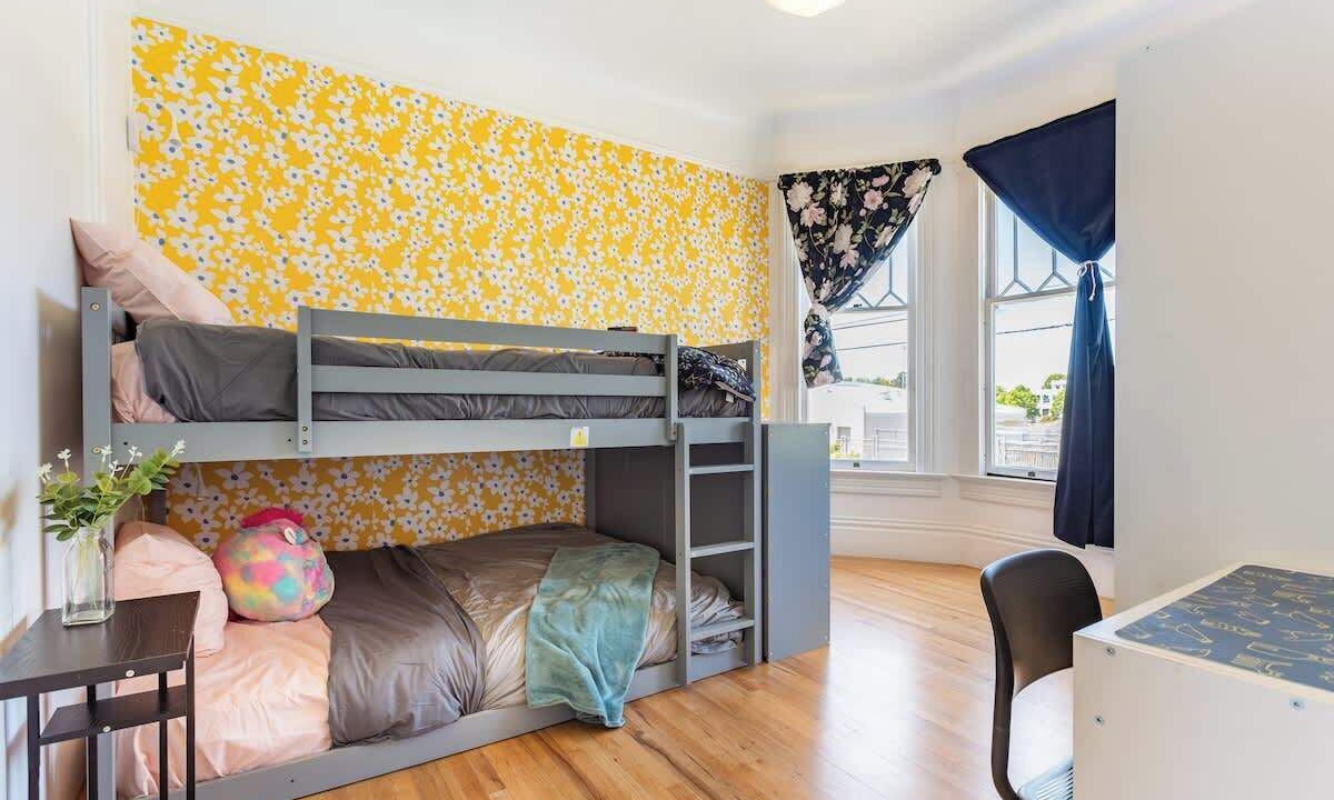 Photo of Bedroom in Downtown Berkeley