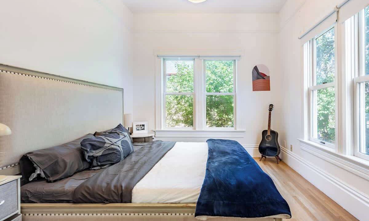 Photo of Bedroom in Downtown Berkeley