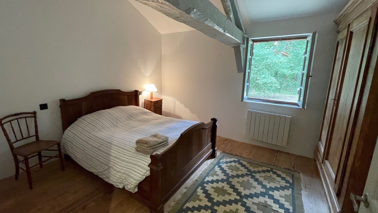 Photo of Bedroom in Vert
