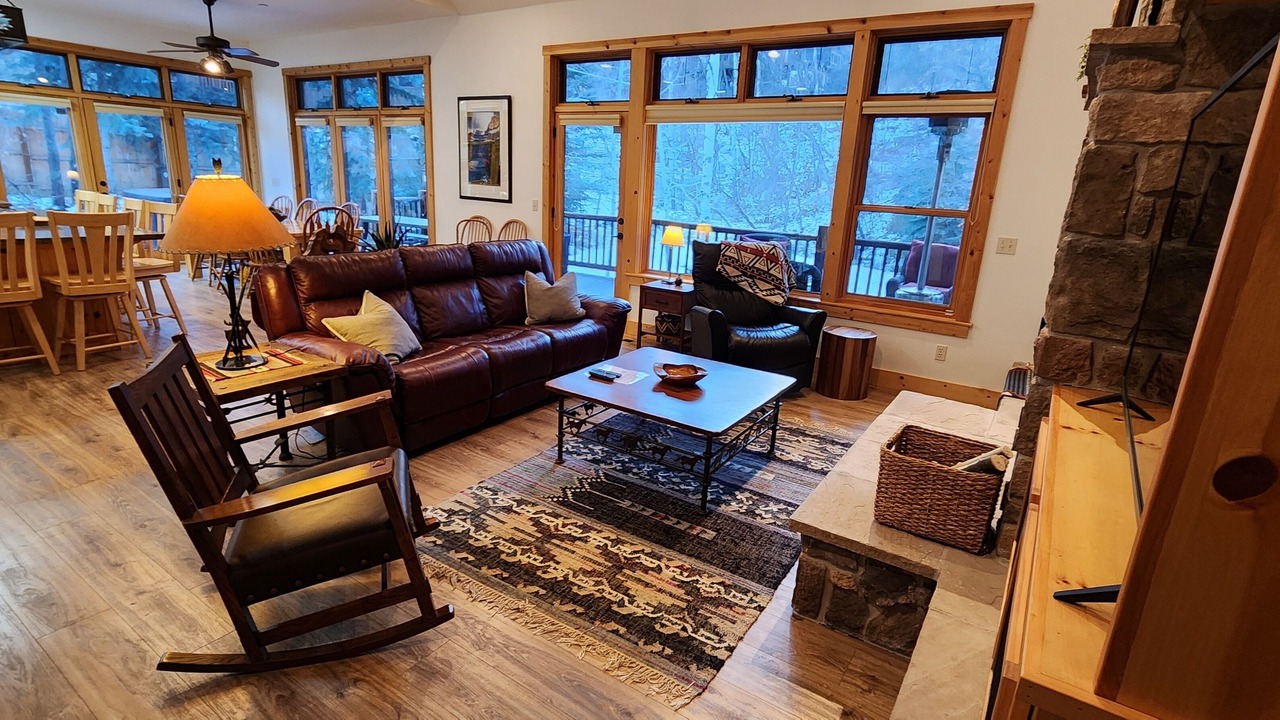 Photo of Livingroom in Sundance
