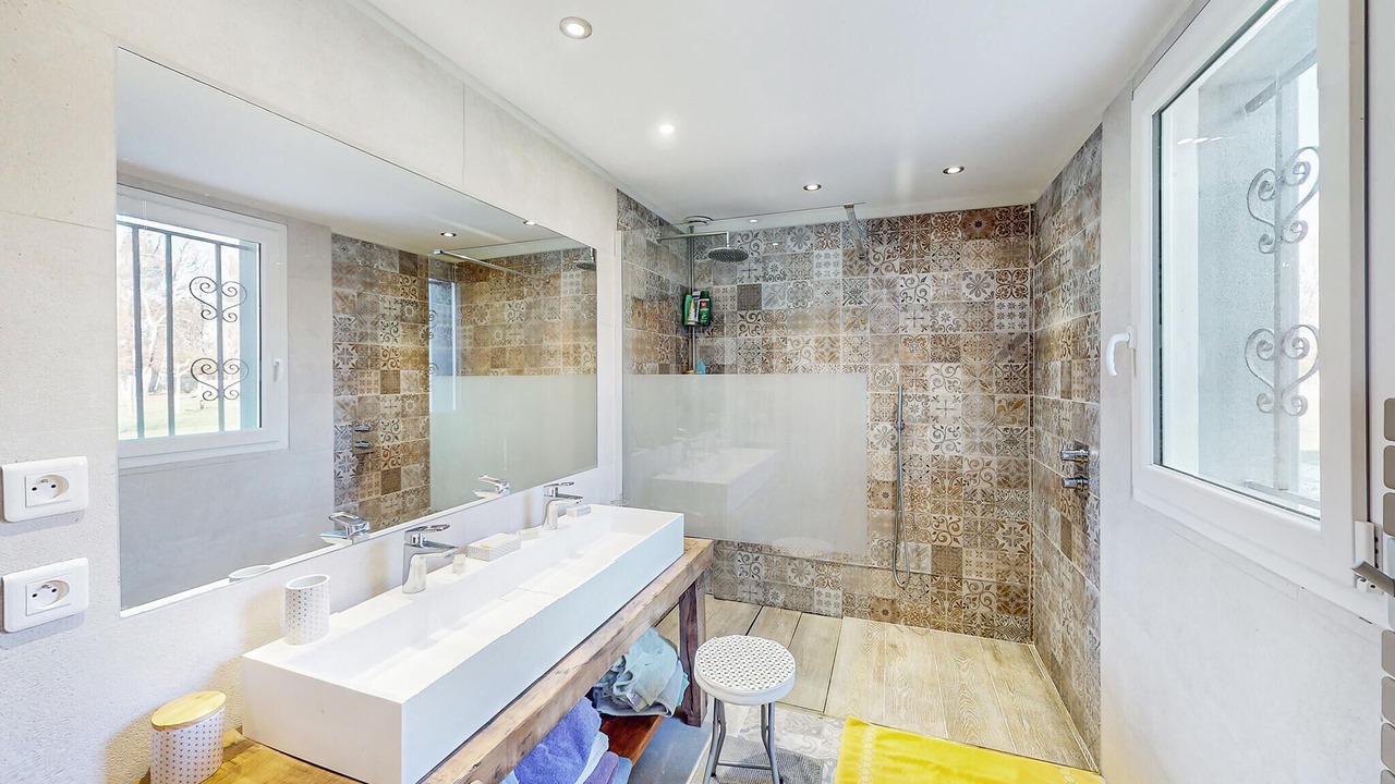 Photo of Bathroom in Saint-Jean-d'Eyraud