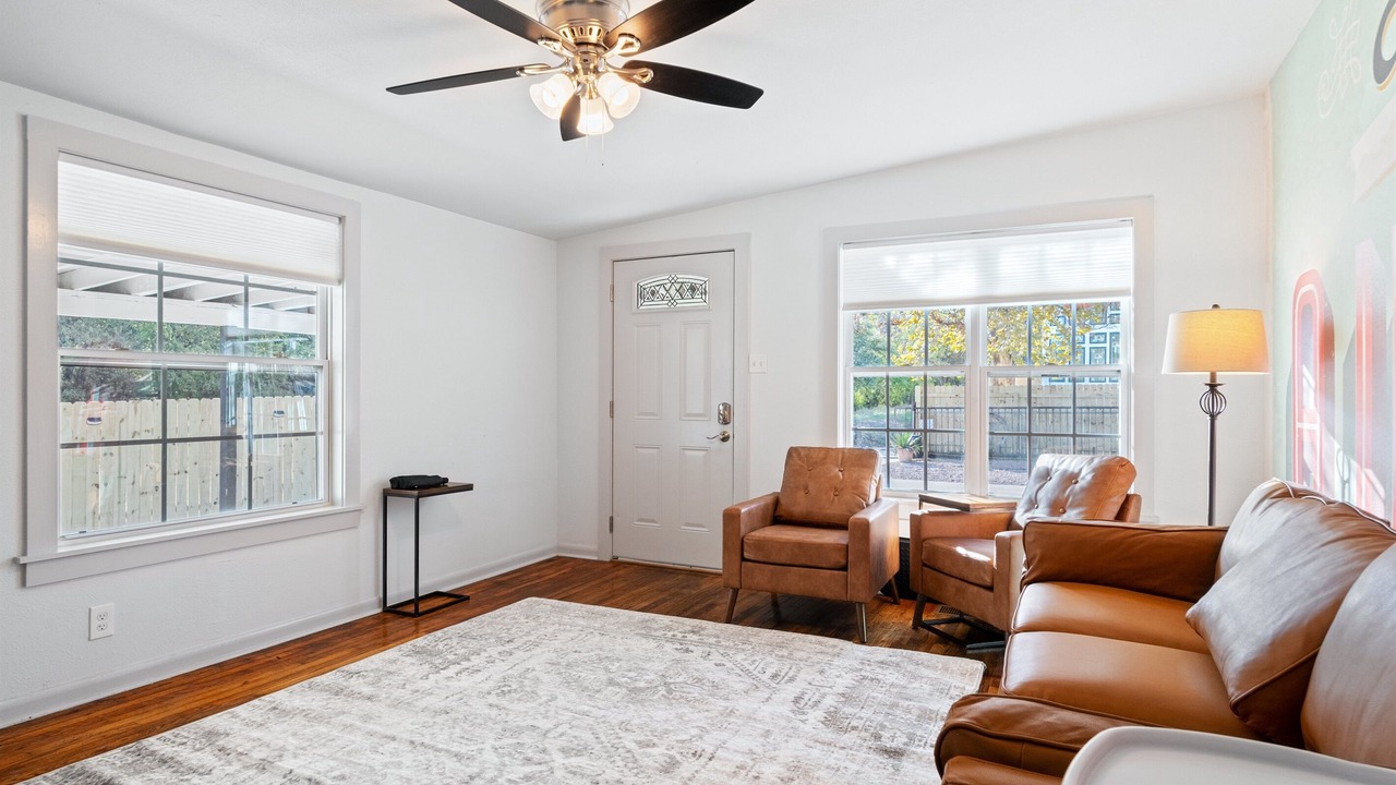Photo of Bedroom in South Manchaca