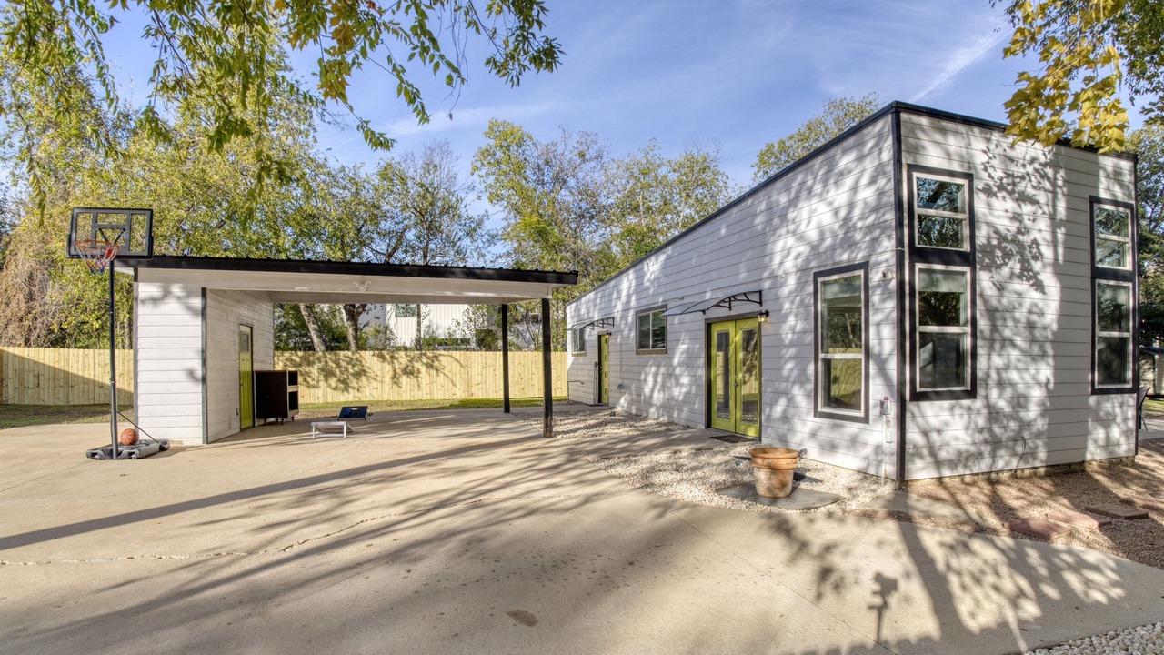 Photo of Outdoor in South Manchaca