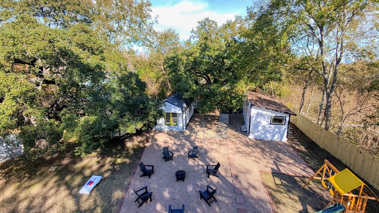 Photo of Bedroom in South Manchaca