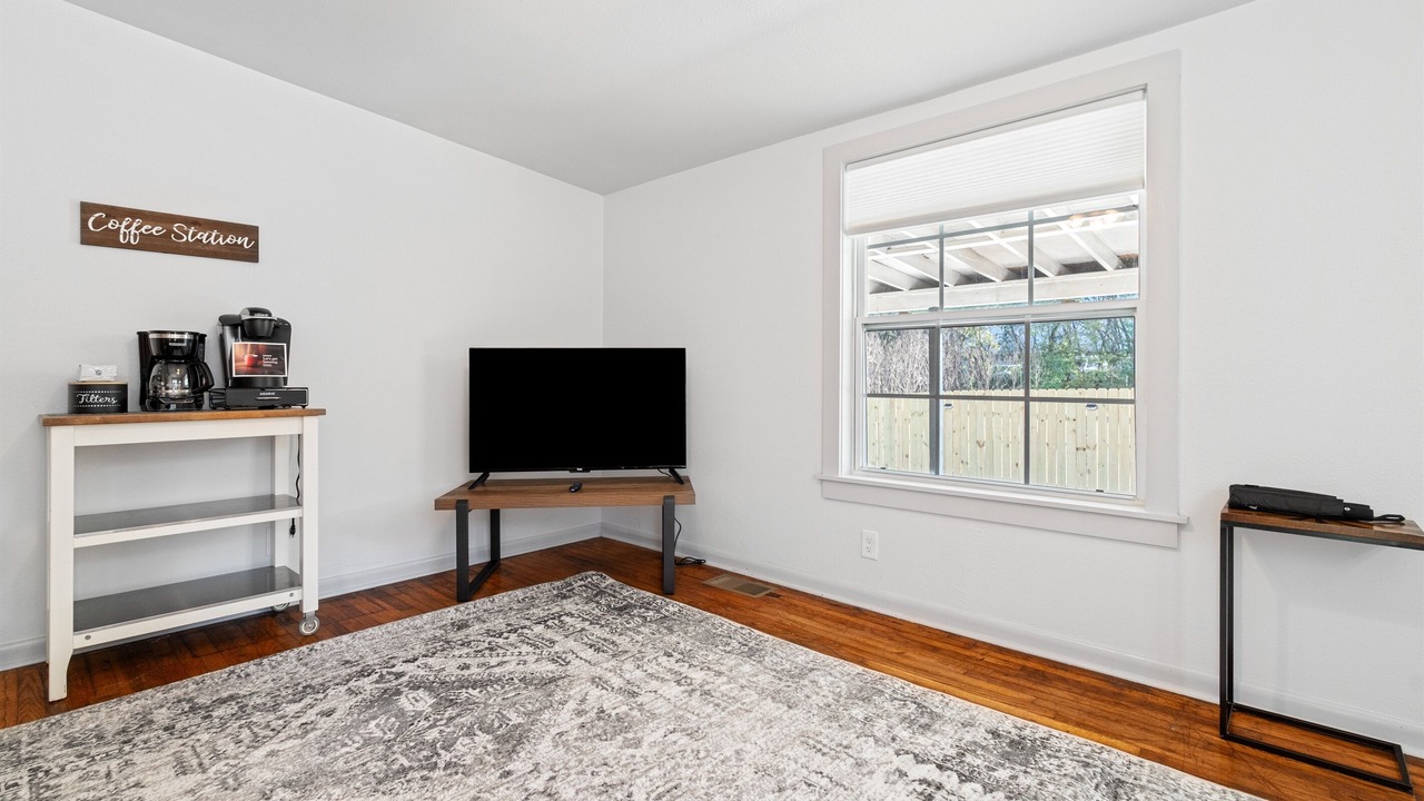 Photo of Bedroom in South Manchaca