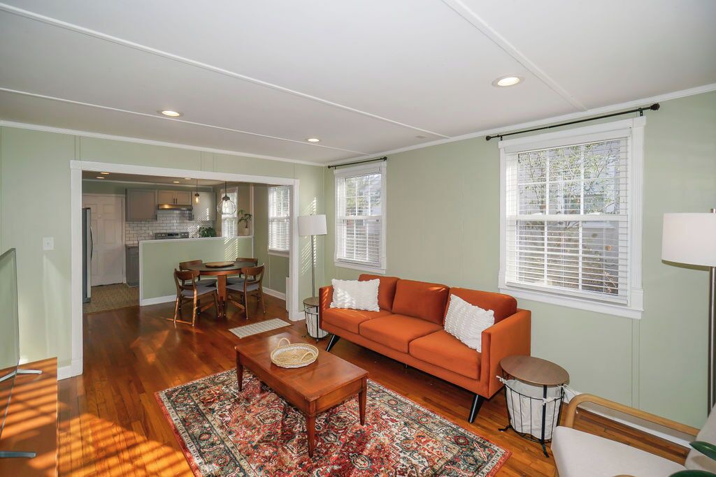Photo of Livingroom in Lindley Park