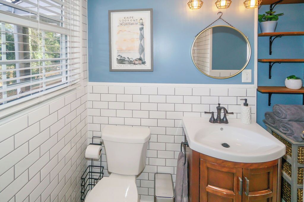 Photo of Bathroom in Lindley Park