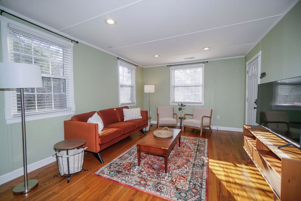 Photo of Livingroom in Lindley Park