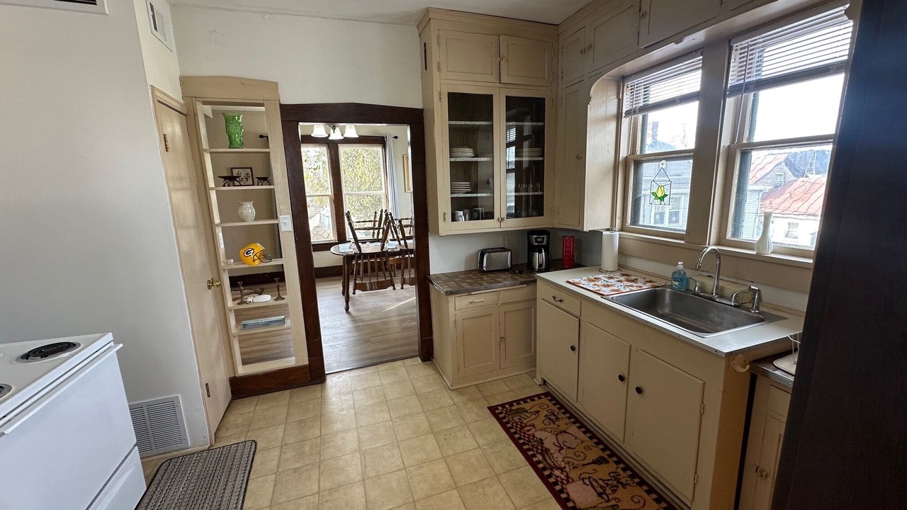 Photo of Kitchen in Manitowoc