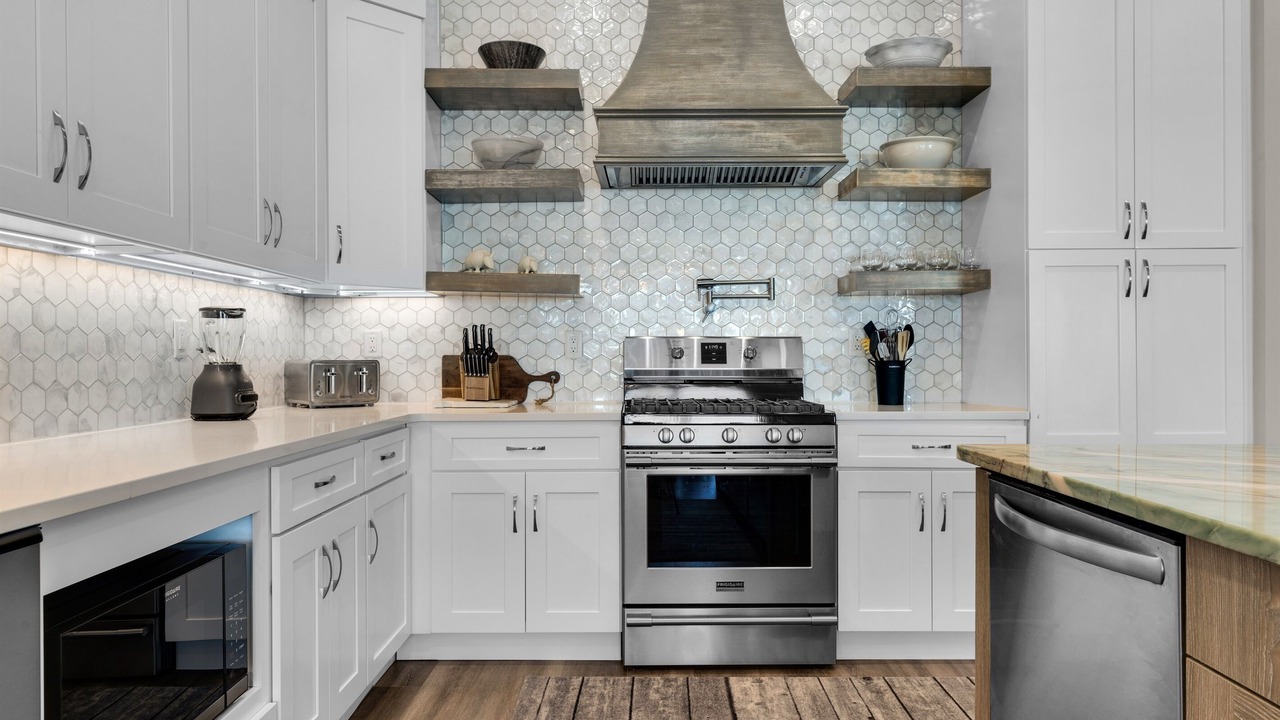 Photo of Kitchen in Laguna Beach Estates