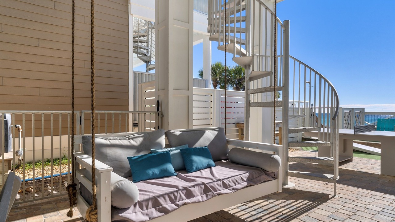 Photo of Patio Balcony in Laguna Beach Estates