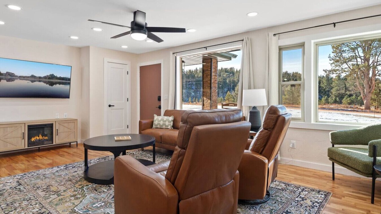 Photo of Livingroom in Custer