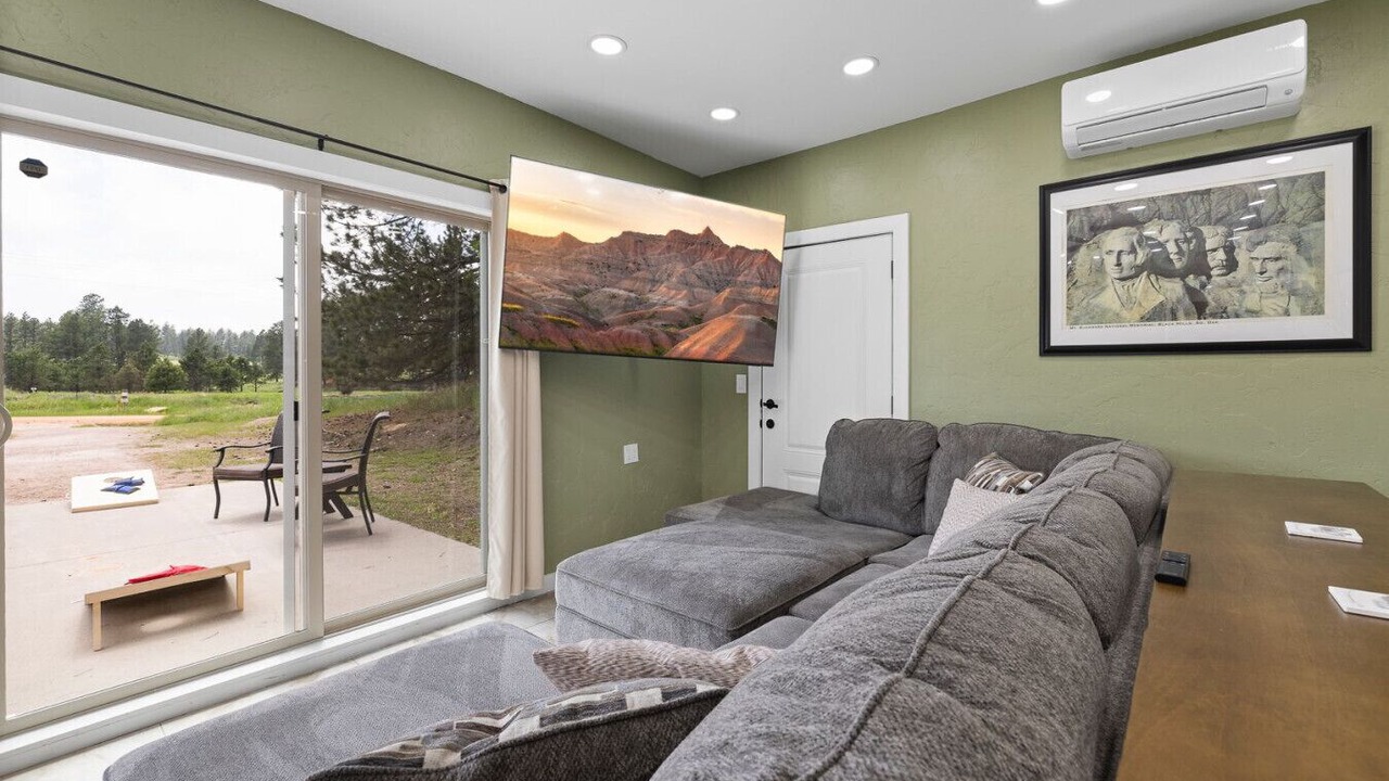 Photo of Livingroom in Custer