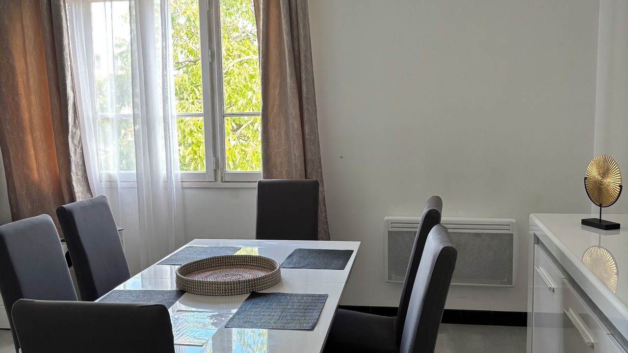 Photo of Others in Ales