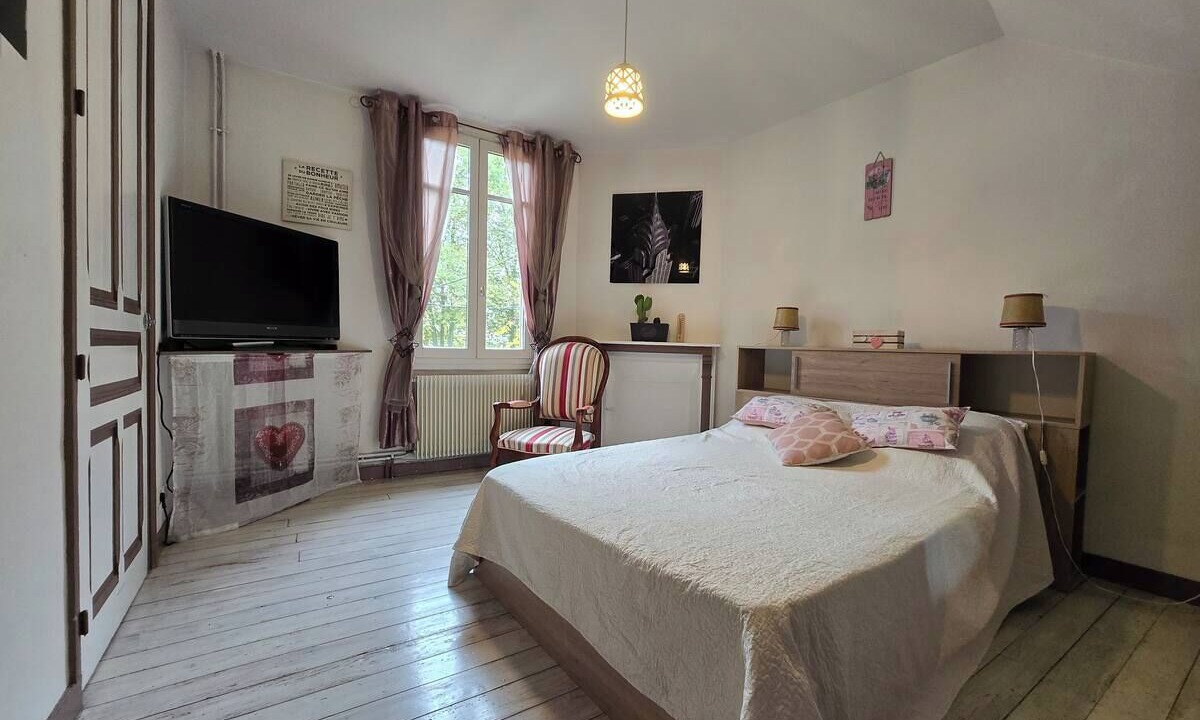 Photo of Bedroom in Limoges