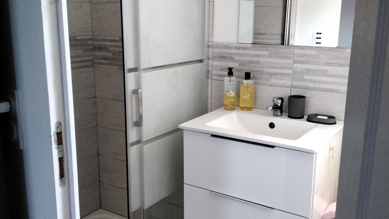 Photo of Bathroom in Saint-Martin-sur-Ocre