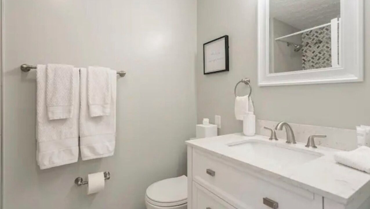Photo of Bathroom in East Avenue