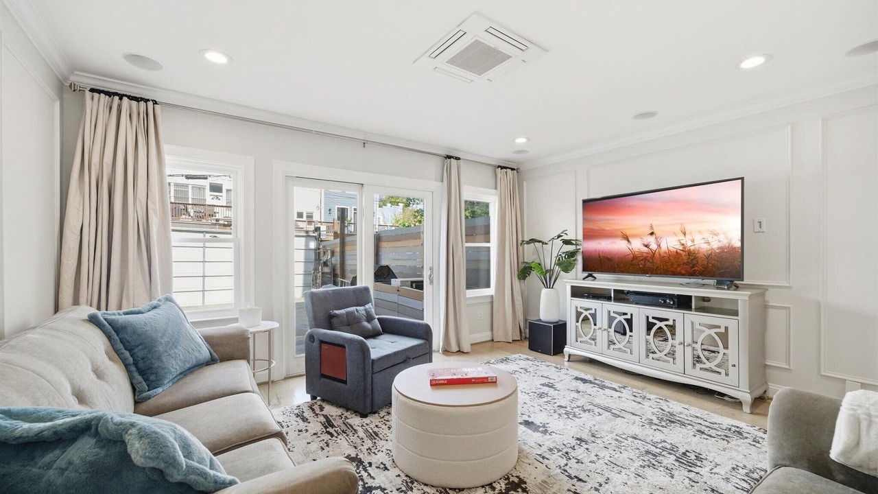 Photo of Livingroom in Eckington