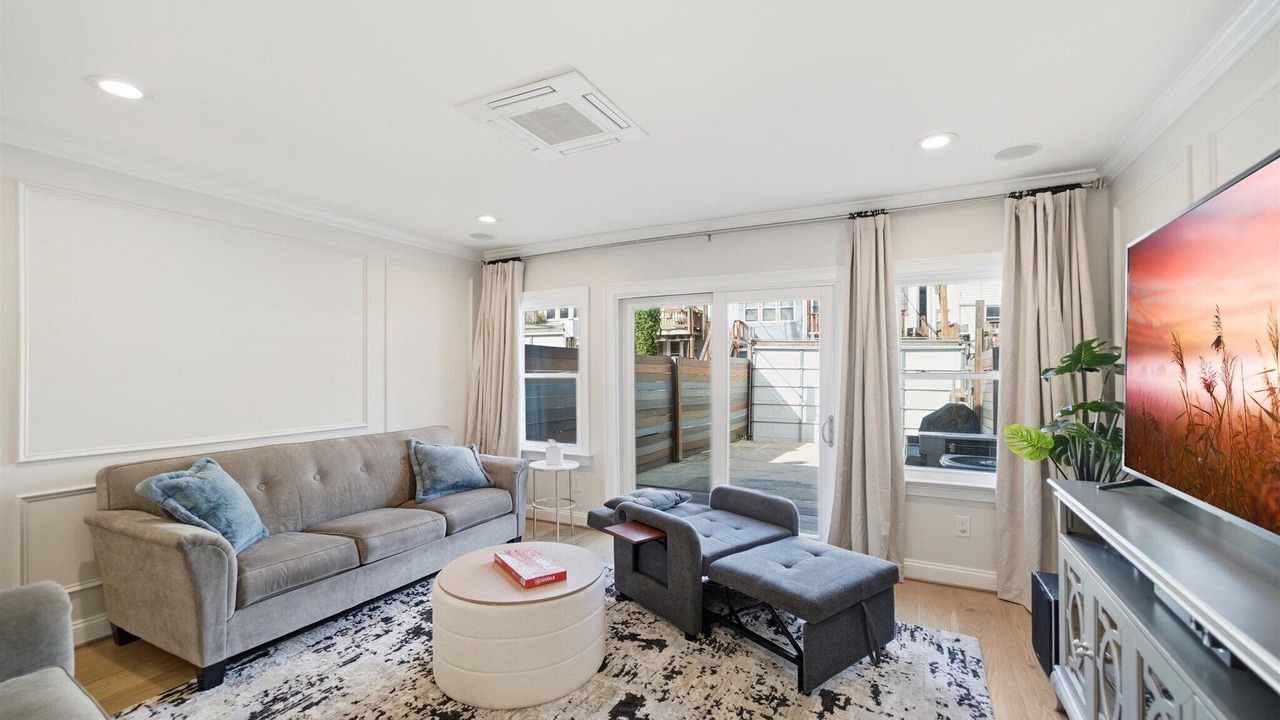 Photo of Livingroom in Eckington