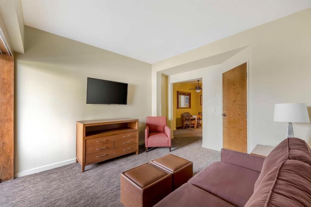 Photo of Livingroom in Enterprise
