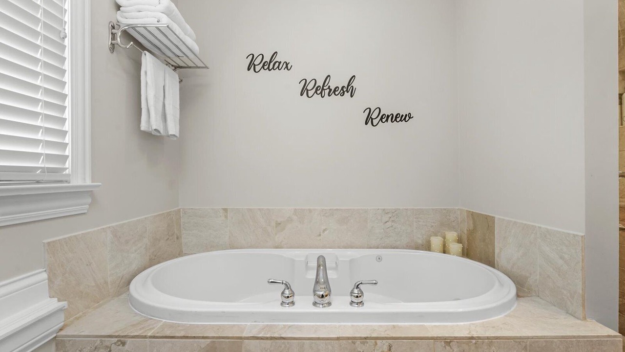 Photo of Bathroom in Lakeview