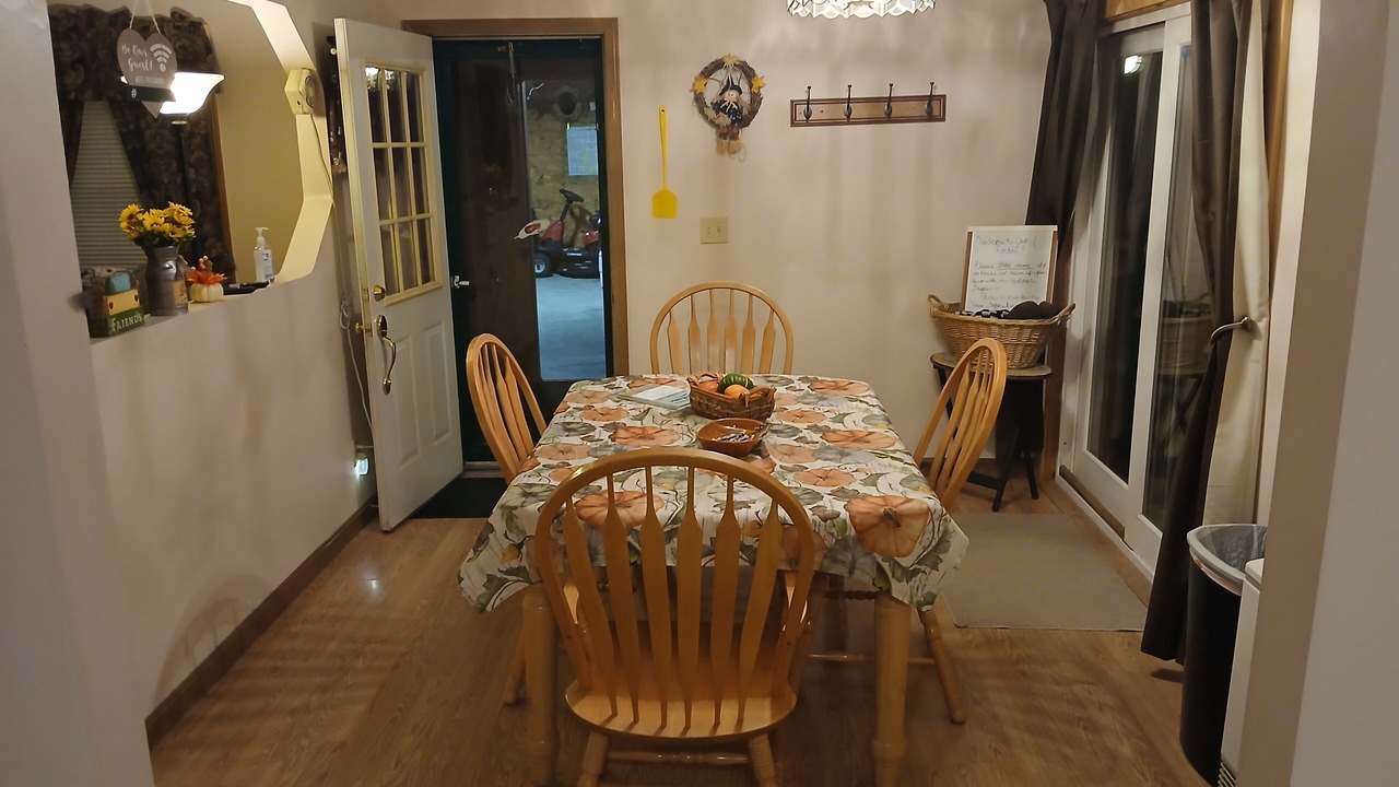 Photo of Livingroom in Van Buren