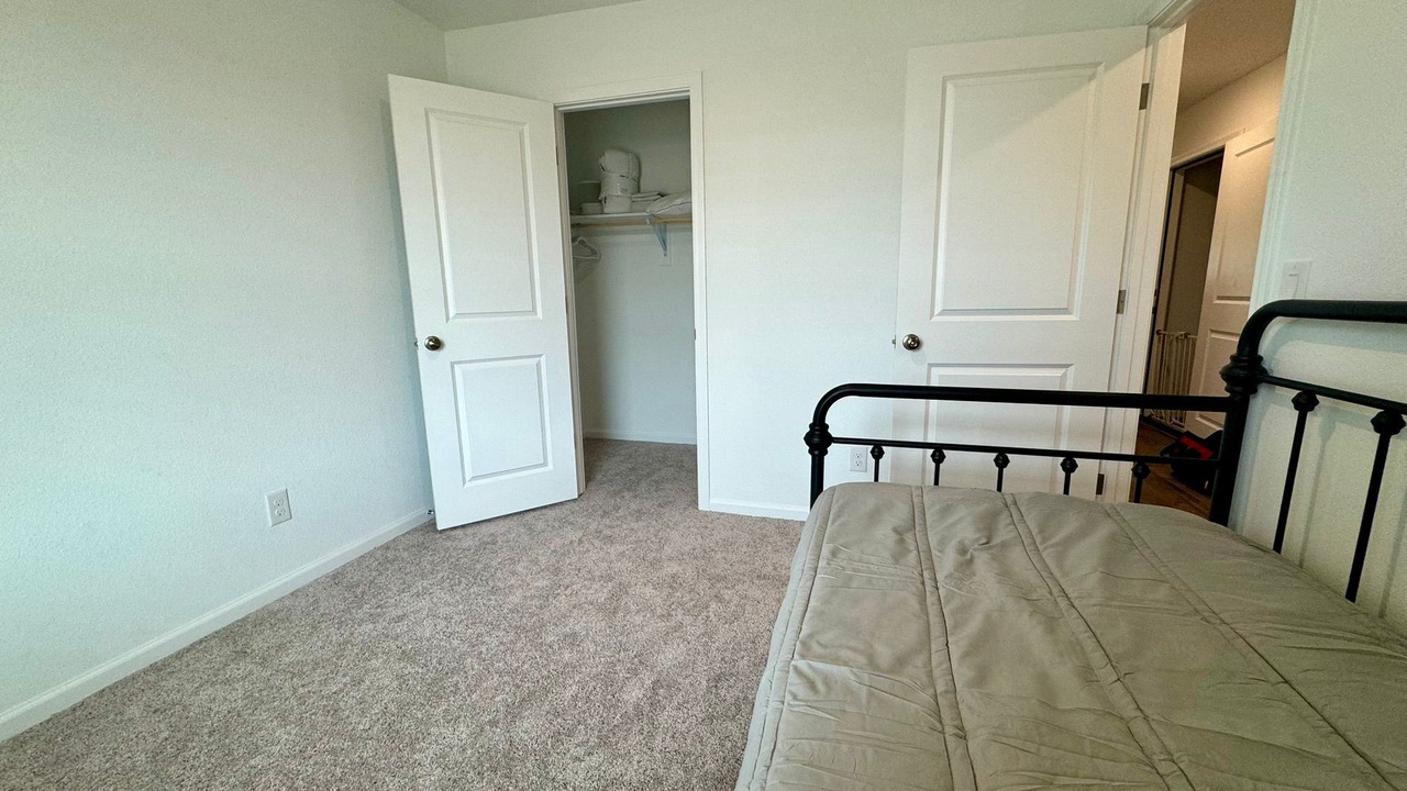 Photo of Bedroom in Fort Mohave