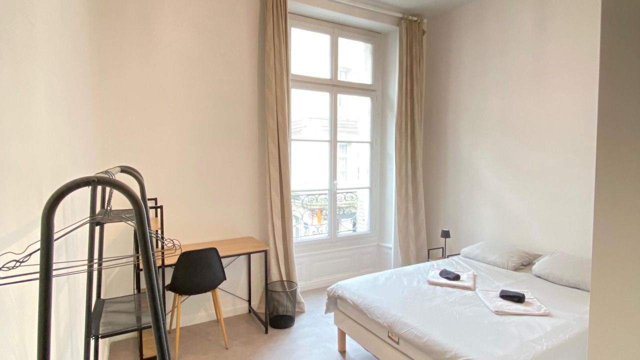 Photo of Bedroom in Downtown Angers