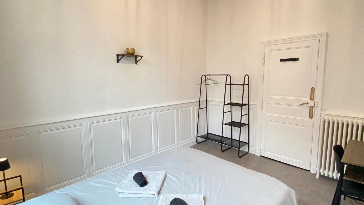 Photo of Bedroom in Downtown Angers