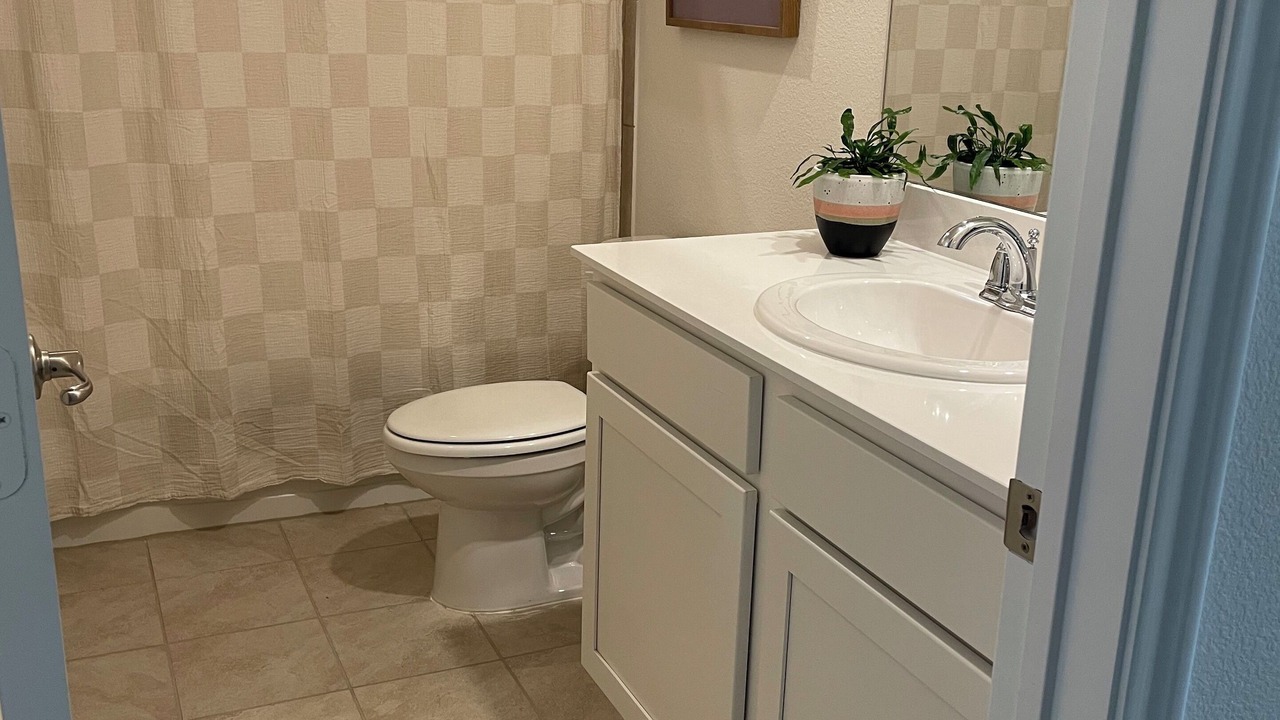 Photo of Bathroom in Lincoln Park