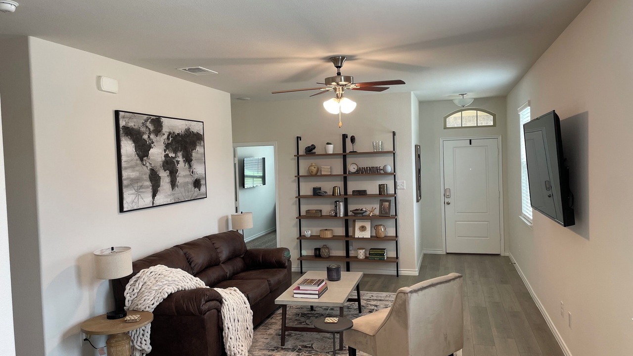 Photo of Livingroom in Lincoln Park