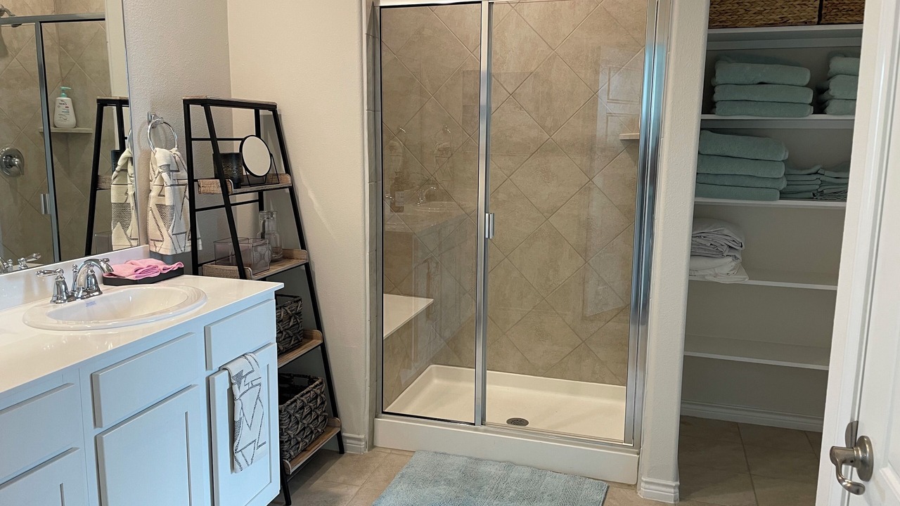 Photo of Bathroom in Lincoln Park