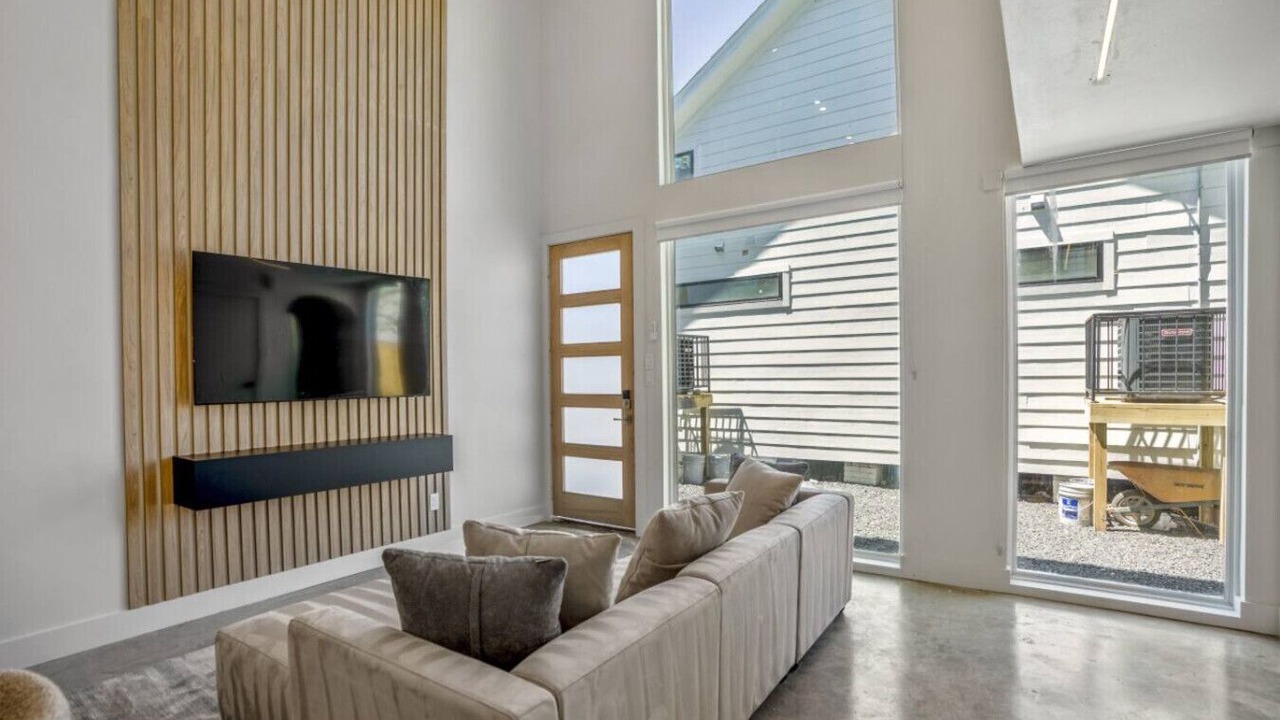 Photo of Livingroom in Greater East End