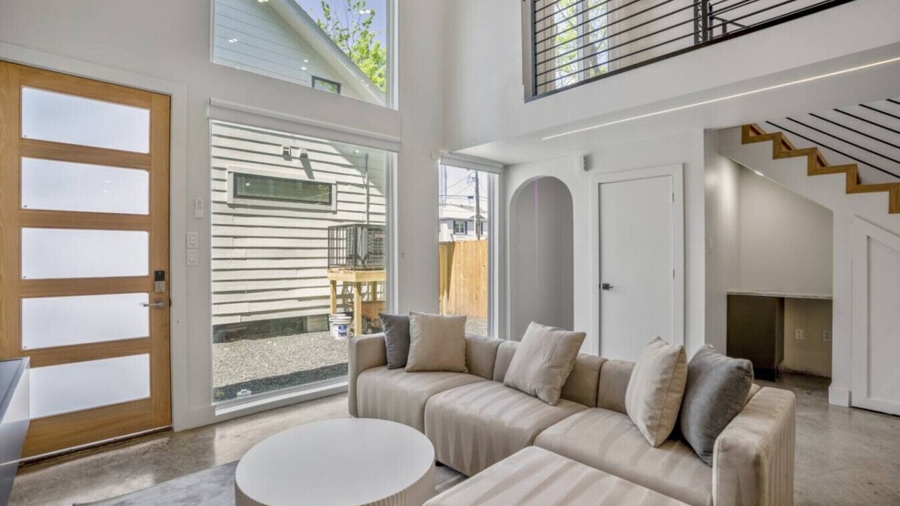 Photo of Livingroom in Greater East End