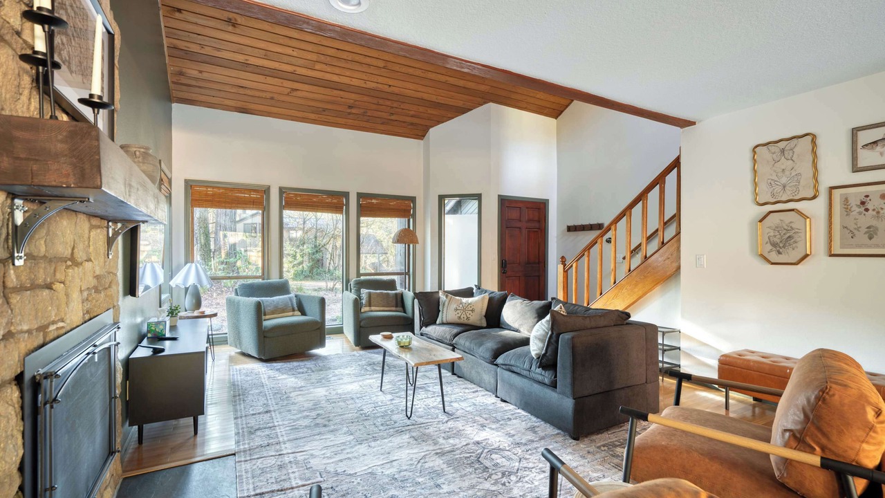 Photo of Livingroom in Brightwood