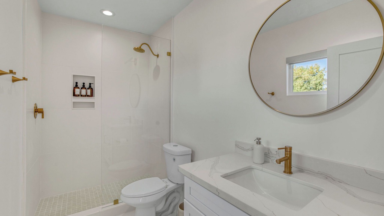 Photo of Bathroom in Garfield