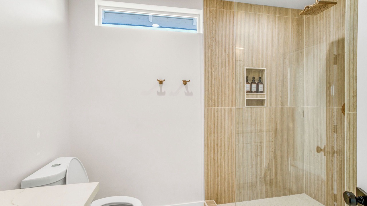 Photo of Bathroom in Garfield