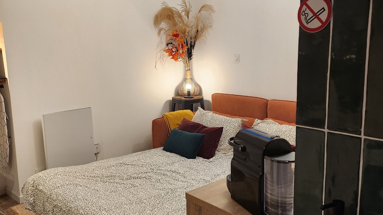 Photo of Bedroom in Ballan-Mire