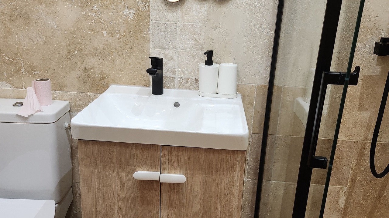 Photo of Bathroom in Ballan-Mire