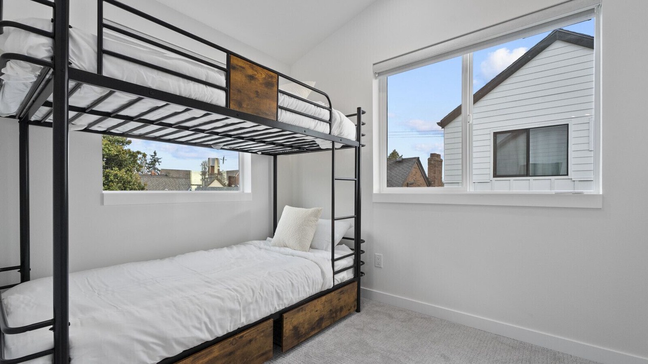 Photo of Bedroom in Loyal Heights