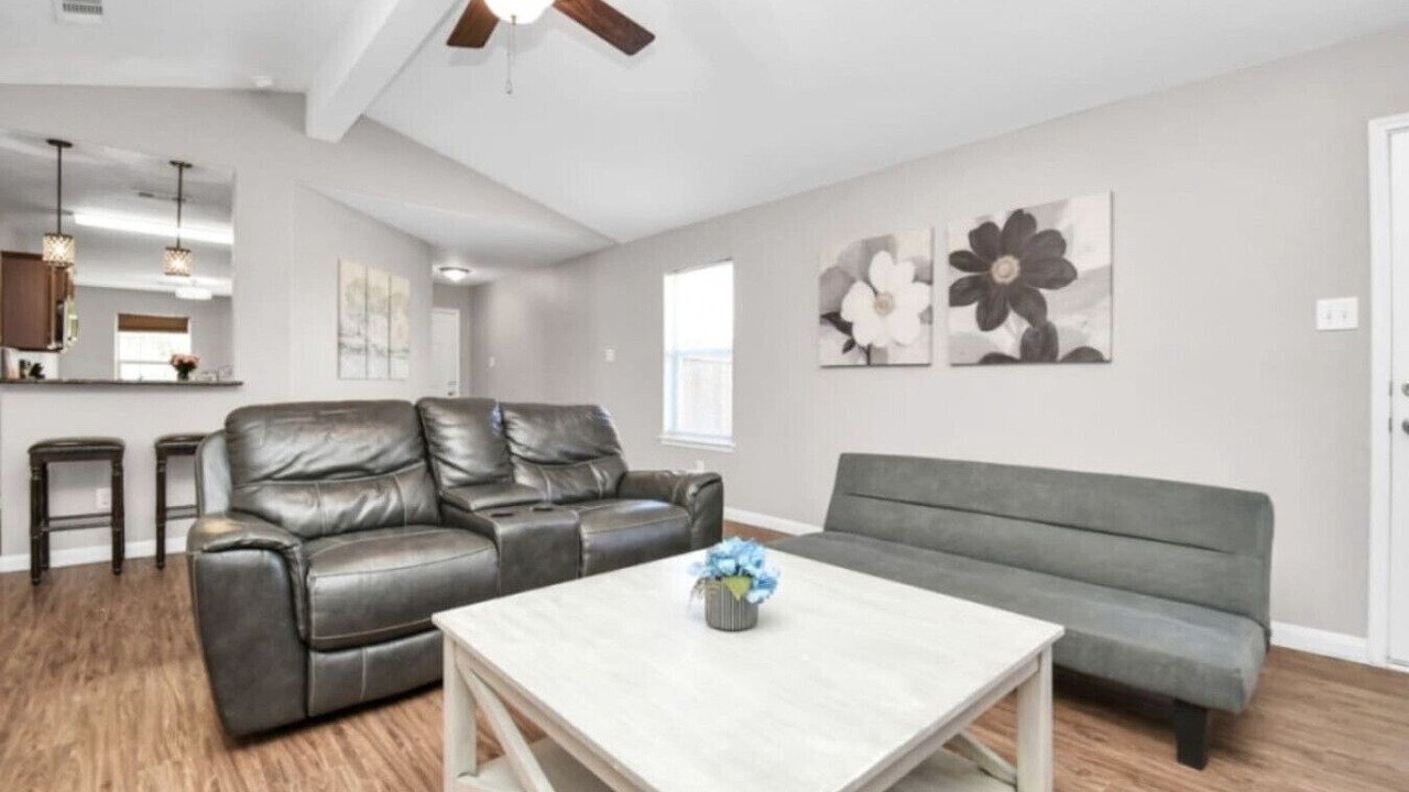 Photo of Livingroom in Iowa Colony