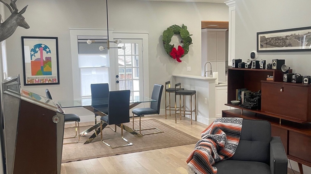 Photo of Livingroom in Mahncke Park