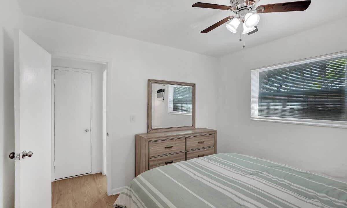 Photo of Bedroom in Riverside Park