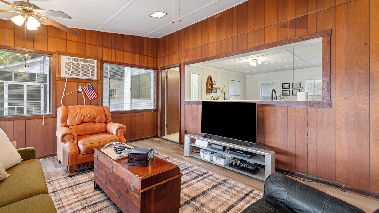 Photo of Livingroom in Acme