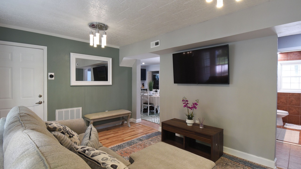 Photo of Livingroom in Northeast Virginia Beach