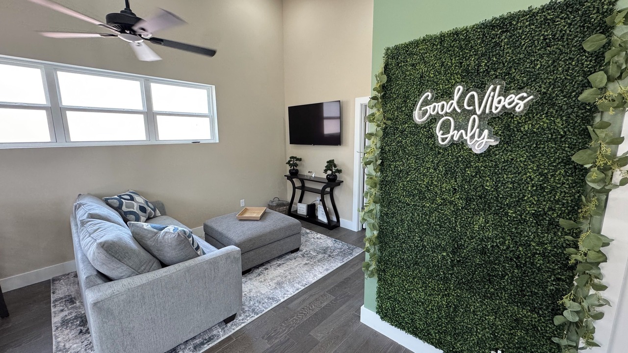 Photo of Livingroom in Northside