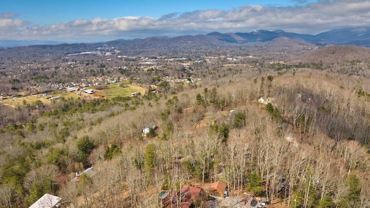 Photo of Outdoor in East End - Valley Street