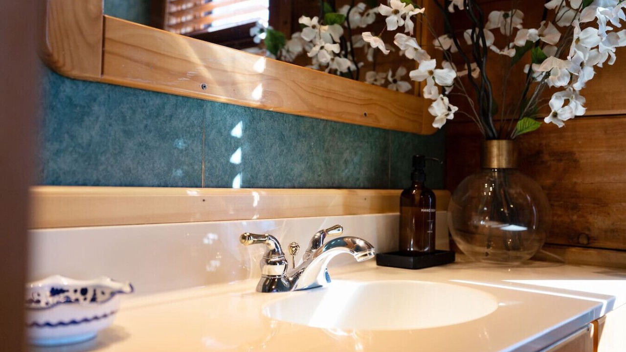 Photo of Bathroom in East End - Valley Street