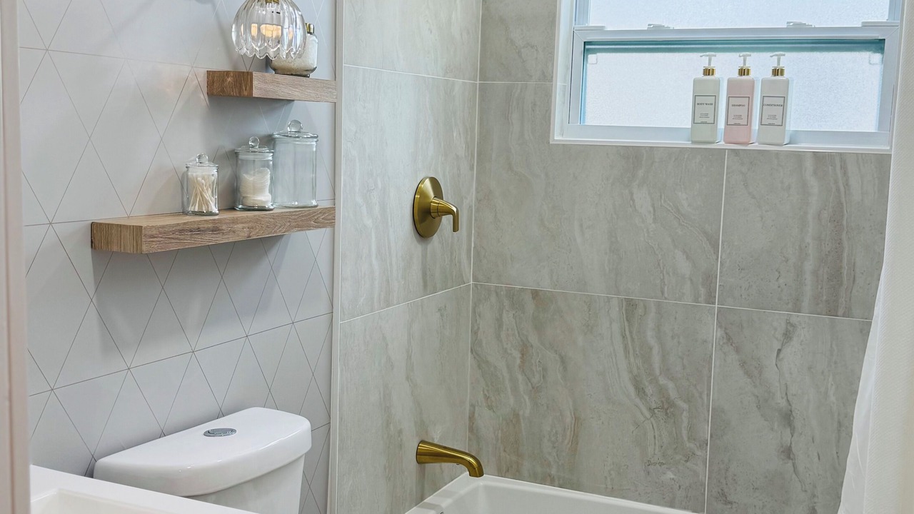 Photo of Bathroom in Pinewood Park